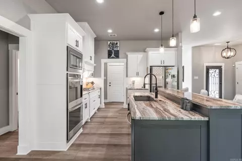 Kitchen - 15 Wellington Pl, Cabot, AR 72023 photo 4 of 5