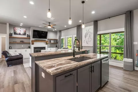 Kitchen - 15 Wellington Pl, Cabot, AR 72023 photo 3 of 5