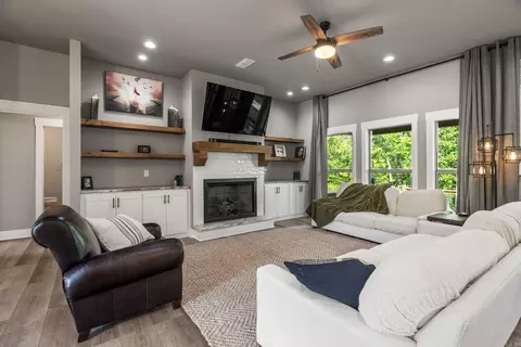 Living - 15 Wellington Pl, Cabot, AR 72023 photo 1 of 5