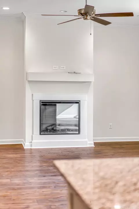 Living - 21 Lewis Loop, Greenbrier, AR 72058 photo 3 of 5