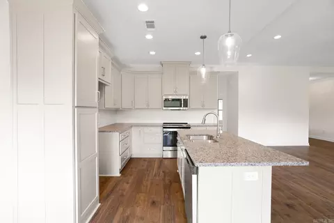 Kitchen - 21 Lewis Loop, Greenbrier, AR 72058 photo 4 of 7