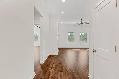 Entry Way - 21 Lewis Loop, Greenbrier, AR 72058 photo 1 of 1