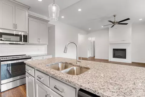 Kitchen - 21 Lewis Loop, Greenbrier, AR 72058 photo 5 of 7