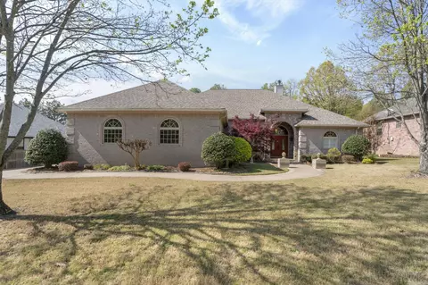 57 Ouachita Dr, Maumelle, AR 72113