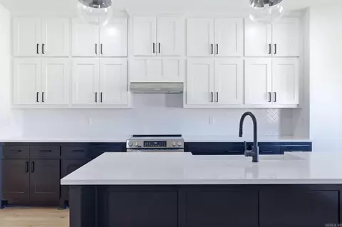 Kitchen - 211 Michelle Dr, Beebe, AR 72012 photo 4 of 6