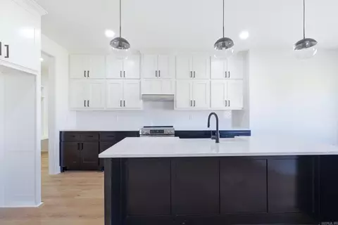 Kitchen - 211 Michelle Dr, Beebe, AR 72012 photo 5 of 6