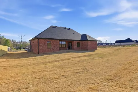 Exterior - 211 Michelle Dr, Beebe, AR 72012 photo 6 of 10