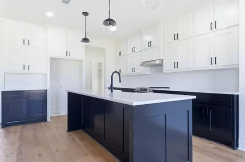 Kitchen - 211 Michelle Dr, Beebe, AR 72012 photo 2 of 6