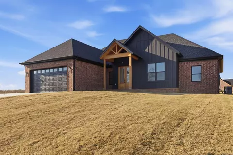 Exterior - 211 Michelle Dr, Beebe, AR 72012 photo 2 of 10