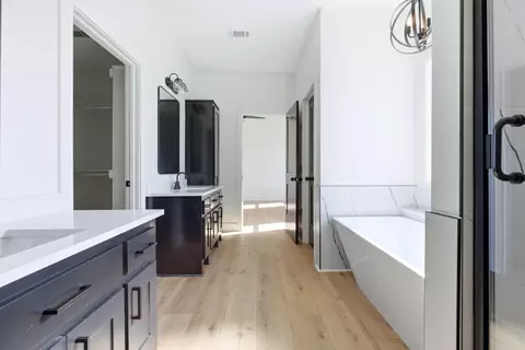 Entry Way - 211 Michelle Dr, Beebe, AR 72012 photo 4 of 5