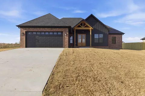Exterior - 211 Michelle Dr, Beebe, AR 72012 photo 5 of 10