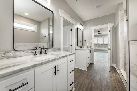 Bath - 223 Michelle Dr, Beebe, AR 72012 photo 1 of 7
