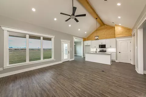Living - 223 Michelle Dr, Beebe, AR 72012 photo 1 of 3