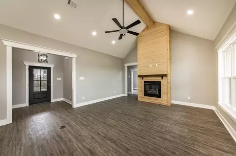 Living - 223 Michelle Dr, Beebe, AR 72012 photo 2 of 3