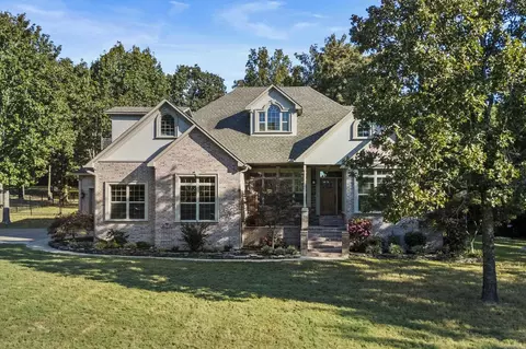 102 Gold Rush Dr, Searcy, AR 72143