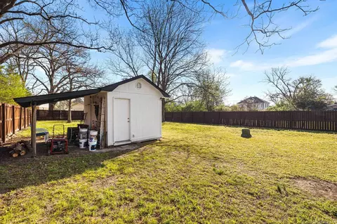 Exterior - 410 W Locust St, Cabot, AR 72023 photo 6 of 12