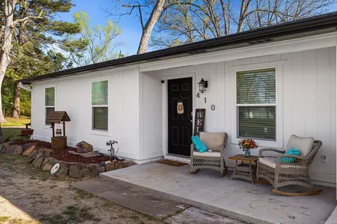 Exterior - 410 W Locust St, Cabot, AR 72023 photo 3 of 12