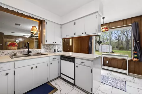 Kitchen - 20 Old Stagecoach Rd, Cabot, AR 72023 photo 3 of 3