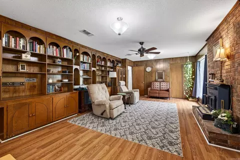 Living - 20 Old Stagecoach Rd, Cabot, AR 72023 photo 2 of 4
