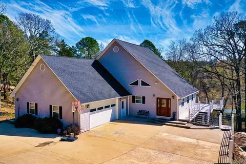 135 Wilshire Dr, Fairfield Bay, AR 72088