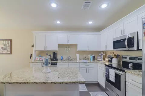 Kitchen - 417 Arrowhead Rd, Trumann, AR 72472 photo 1 of 3