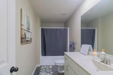 Bath - 417 Arrowhead Rd, Trumann, AR 72472 photo 1 of 2