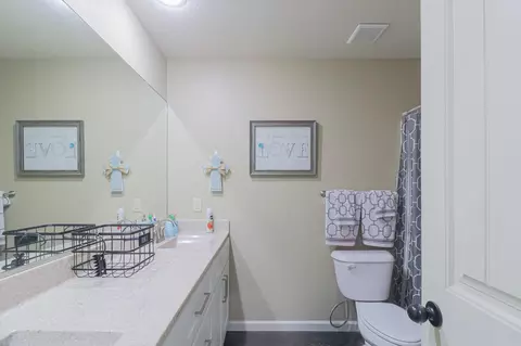 Bath - 417 Arrowhead Rd, Trumann, AR 72472 photo 2 of 2