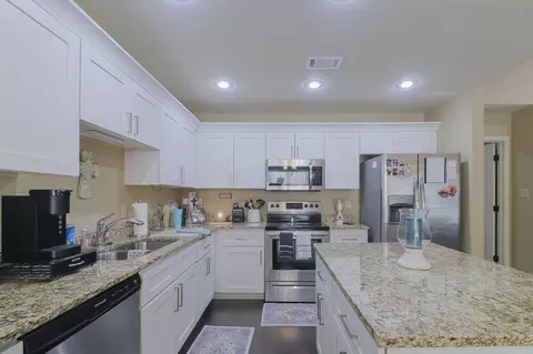 Kitchen - 417 Arrowhead Rd, Trumann, AR 72472 photo 3 of 3