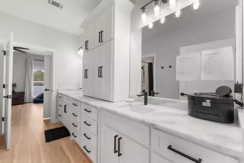 Bath - 125 Louis Rose Ln, Conway, AR 72032 photo 6 of 8