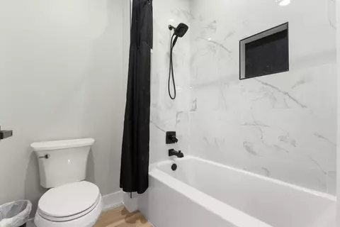 Bath - 125 Louis Rose Ln, Conway, AR 72032 photo 7 of 8