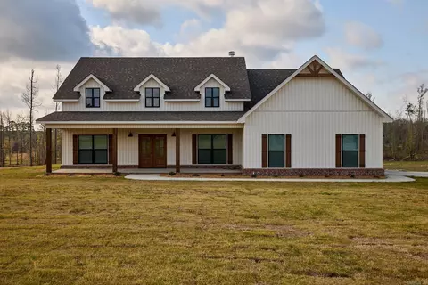 10557 W Miller Sardis Rd, Bauxite, AR 72011