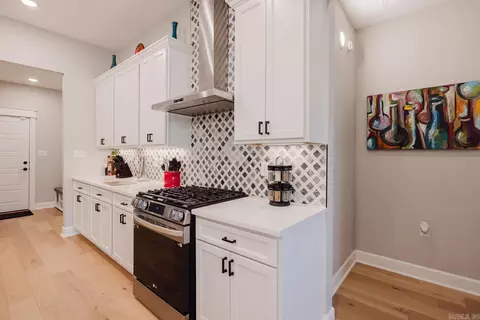 Kitchen - 5160 Peace Ln, Alexander, AR 72002 photo 5 of 9