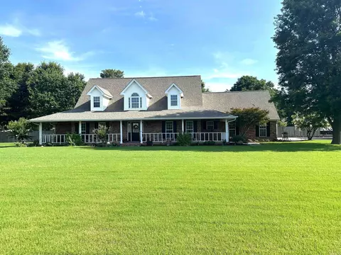 Exterior - 1242 St Augustine Blvd, Trumann, AR 72472 photo 2 of 9