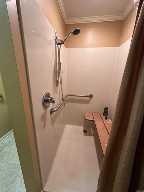Bath - 1242 St Augustine Blvd, Trumann, AR 72472 photo 6 of 8
