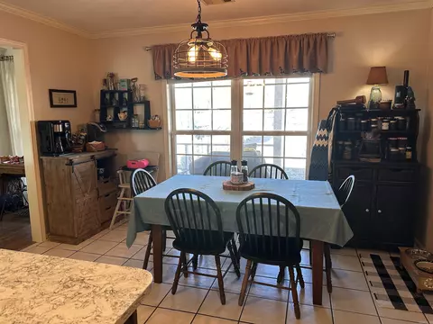 Dining - 1242 St Augustine Blvd, Trumann, AR 72472 photo 3 of 3