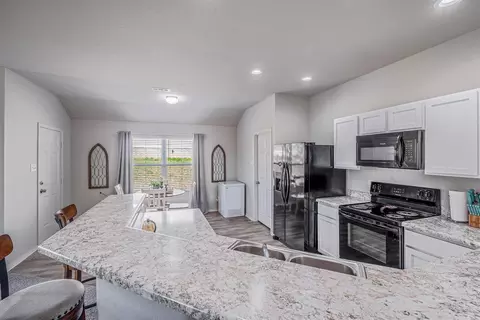 Kitchen - 20 Erwin Dr, Austin, AR 72007 photo 4 of 4