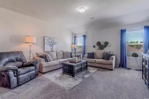 Living - 20 Erwin Dr, Austin, AR 72007 photo 2 of 2