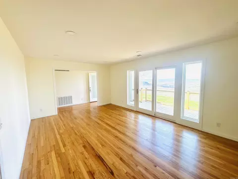 Living - 233 S Mountain Rd, Marshall, AR 72650 photo 3 of 6
