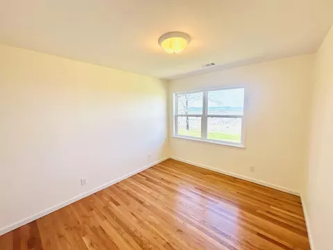Bedroom - 233 S Mountain Rd, Marshall, AR 72650 photo 3 of 10