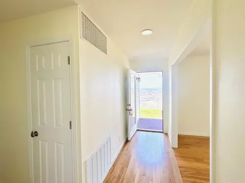 Entry Way - 233 S Mountain Rd, Marshall, AR 72650 photo 2 of 4