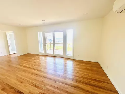 Living - 233 S Mountain Rd, Marshall, AR 72650 photo 4 of 6