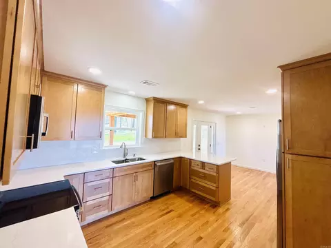 Kitchen - 233 S Mountain Rd, Marshall, AR 72650 photo 2 of 5