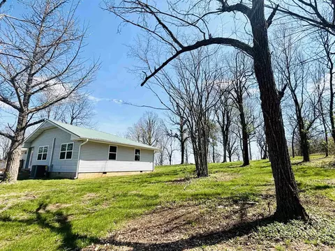 Exterior - 233 S Mountain Rd, Marshall, AR 72650 photo 6 of 9