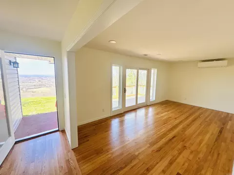 Living - 233 S Mountain Rd, Marshall, AR 72650 photo 2 of 6