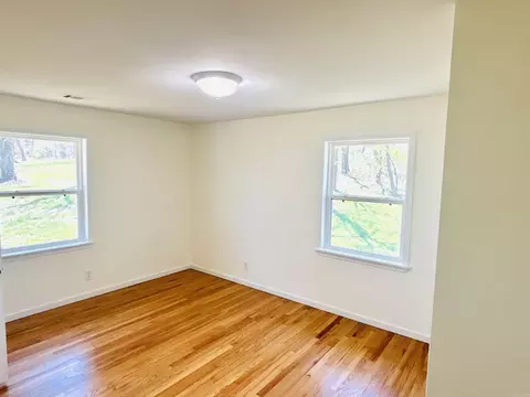 Bedroom - 233 S Mountain Rd, Marshall, AR 72650 photo 9 of 10