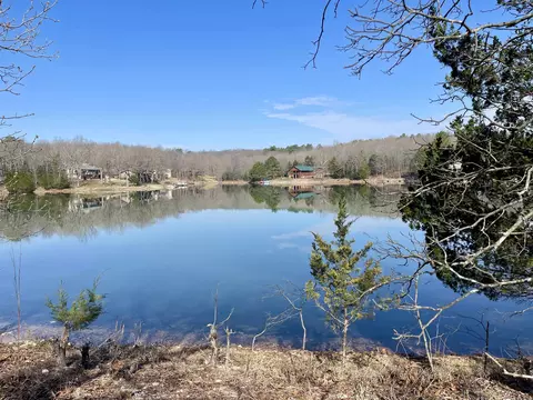 88 Isleta Dr, Cherokee Village, AR 72529