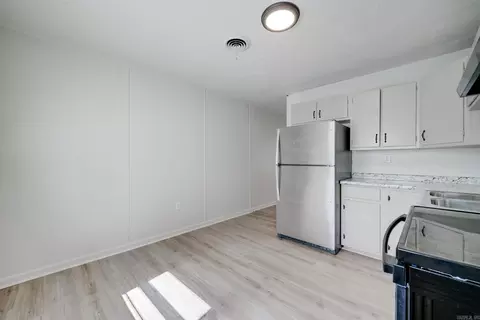 906 Edgehill, Benton, AR 72015 photo 12