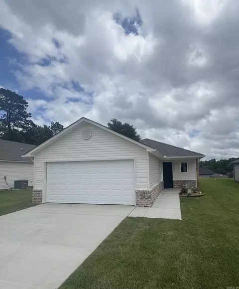 786 Gussy Ln, Benton, AR 72019