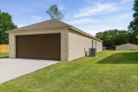 802 Gussy Ln, Benton, AR 72019 photo 3