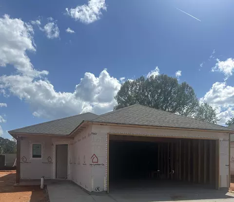 802 Gussy Ln, Benton, AR 72019